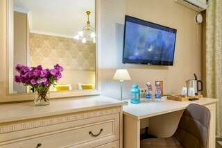 Гостиница Астель Вилла Геленджик Номер полулюкс с 3 односпальными кроватями-11