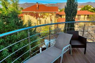 Гостиница Астель Вилла Геленджик Номер полулюкс с 1 двуспальной кроватью и террасой-3