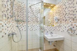 Гостиница Астель Вилла Геленджик Номер студия с 1 двуспальной кроватью и диваном-2