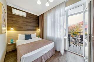 Гостиница Астель Вилла Геленджик Номер стандарт с 1 двуспальной кроватью и балконом-1