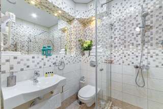 Гостиница Астель Вилла Геленджик Номер стандарт семейный с балконом-5