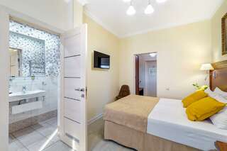 Гостиница Астель Вилла Геленджик Номер студия с 1 двуспальной кроватью и балконом-6