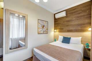 Гостиница Астель Вилла Геленджик Номер стандарт с 1 двуспальной кроватью и балконом-9