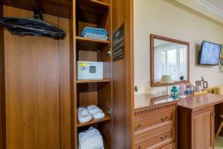 Гостиница Астель Вилла Геленджик Номер стандарт семейный с балконом-8